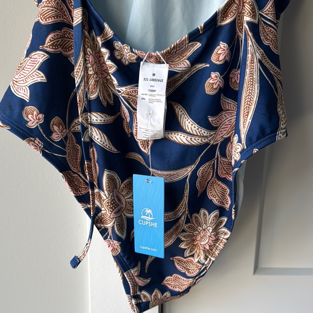 Cupshe Floral Women’s One-piece V-neckline and Ruched Detailing Size Medium - Picture 5 of 9